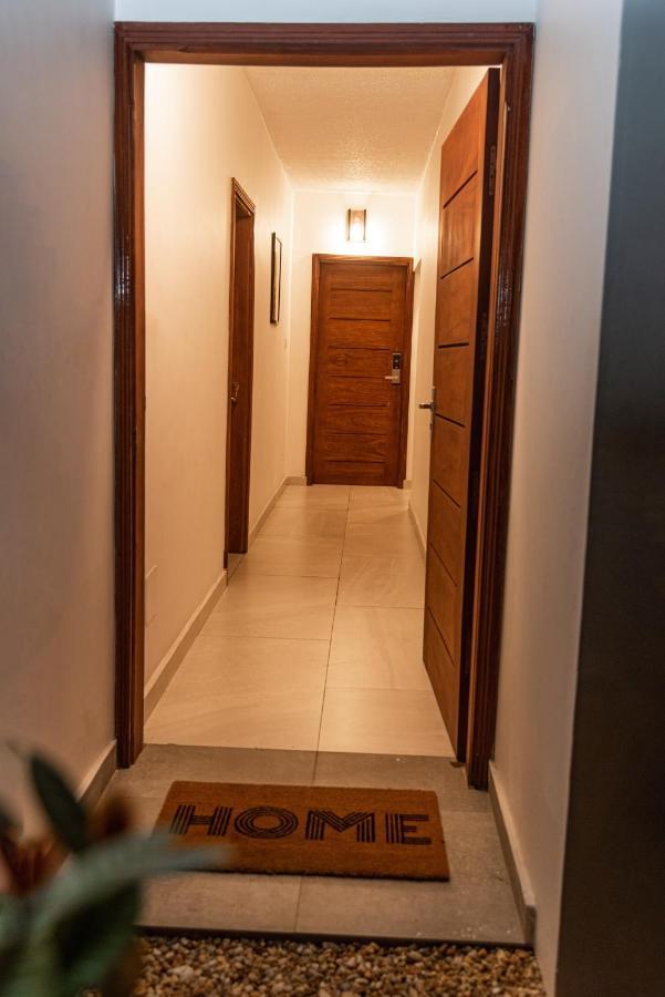 Ahome Guest House & Lounge Ломе Экстерьер фото