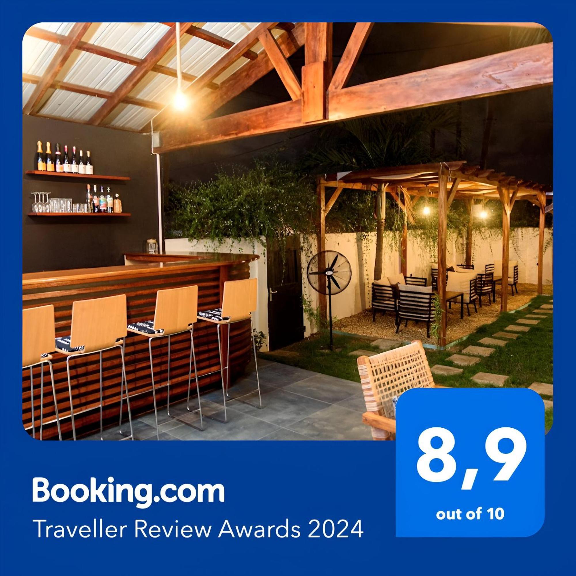 Ahome Guest House & Lounge Ломе Экстерьер фото