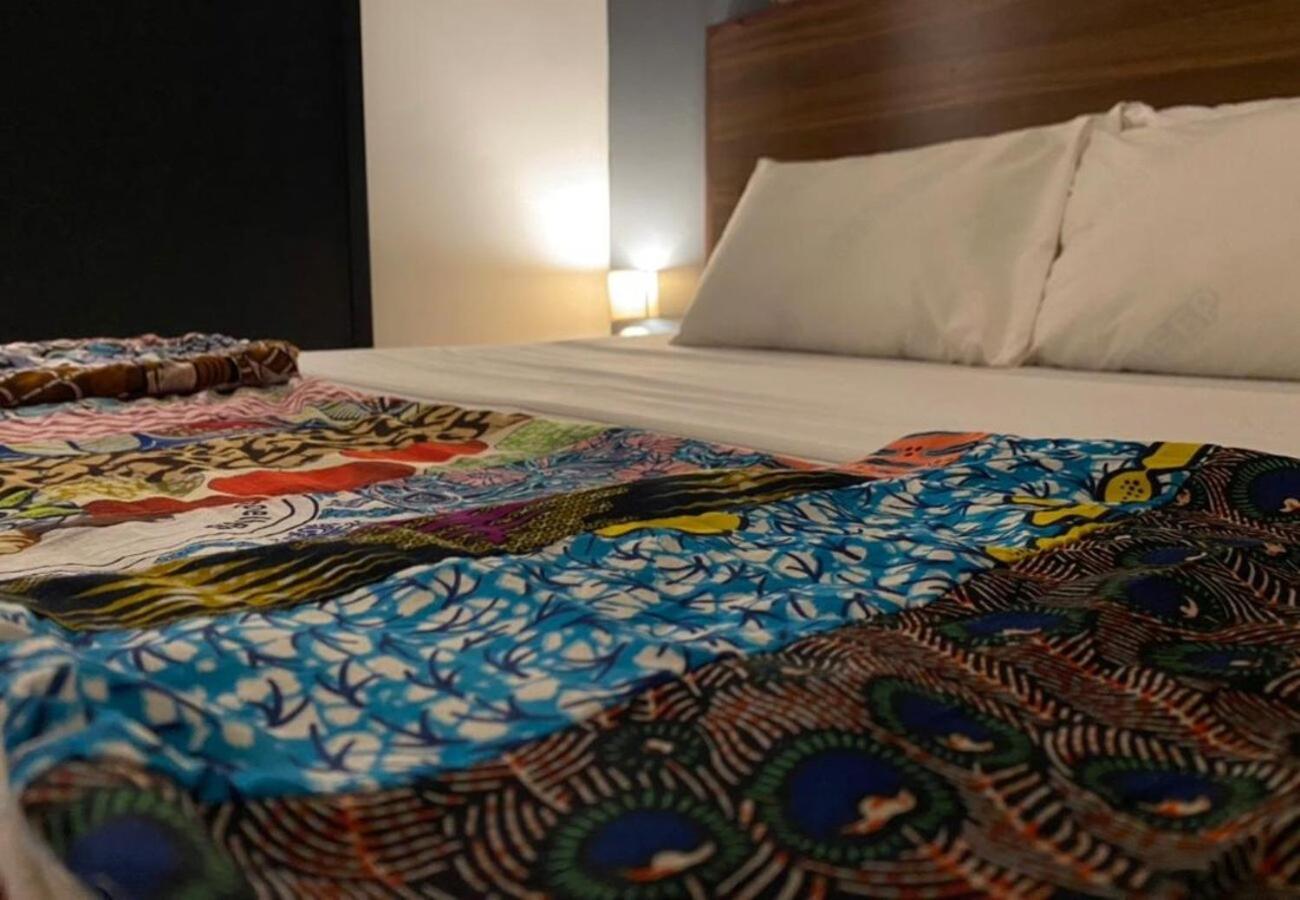 Ahome Guest House & Lounge Ломе Экстерьер фото